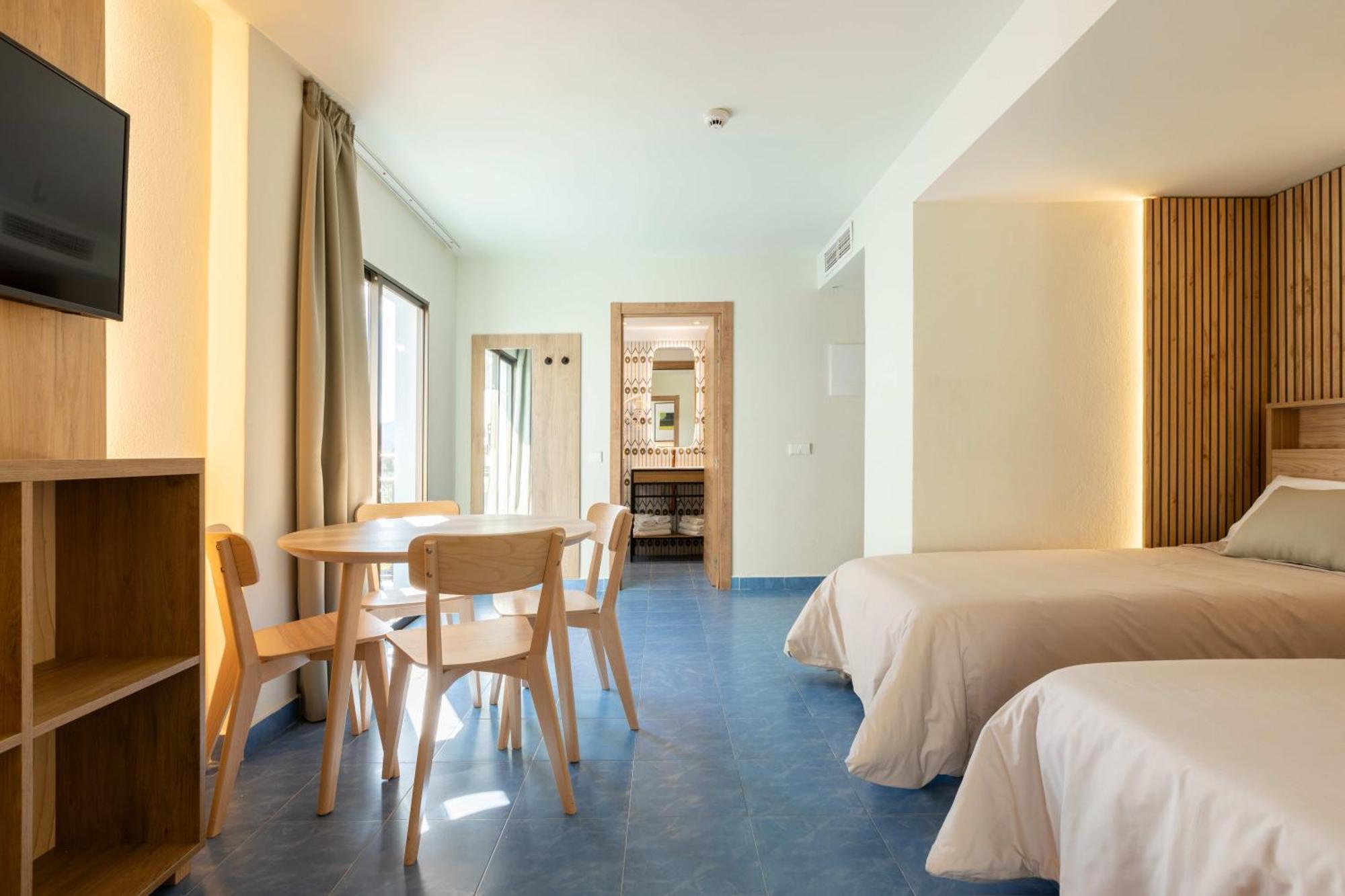 The Blue Apartments - Adults Only San Antonio  Bagian luar foto
