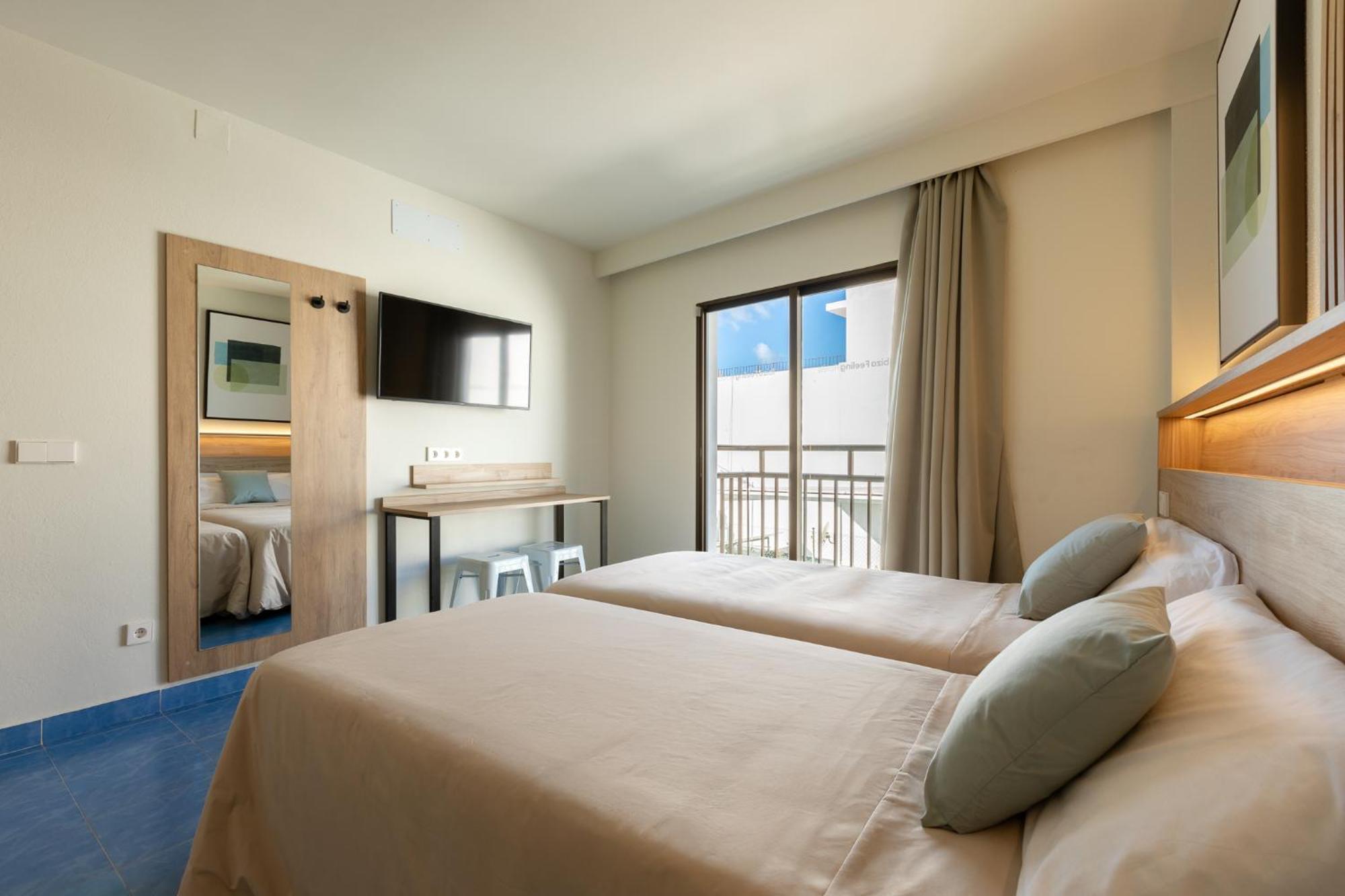 The Blue Apartments - Adults Only San Antonio  Bagian luar foto